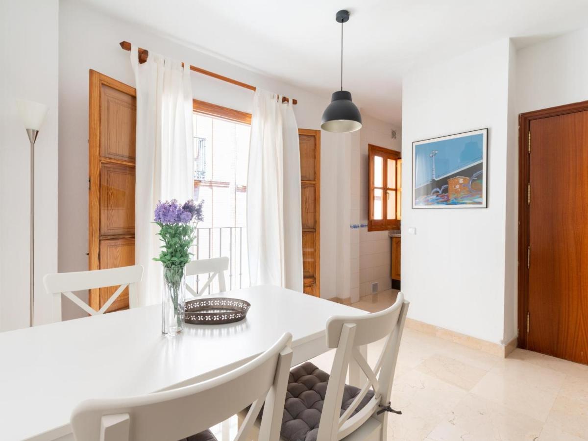 Vr Excelente Ubicacion Luminoso Apt Para Parejas Sevilla Buitenkant foto