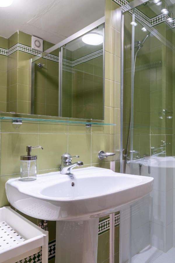 Vr Excelente Ubicacion Luminoso Apt Para Parejas Sevilla Buitenkant foto
